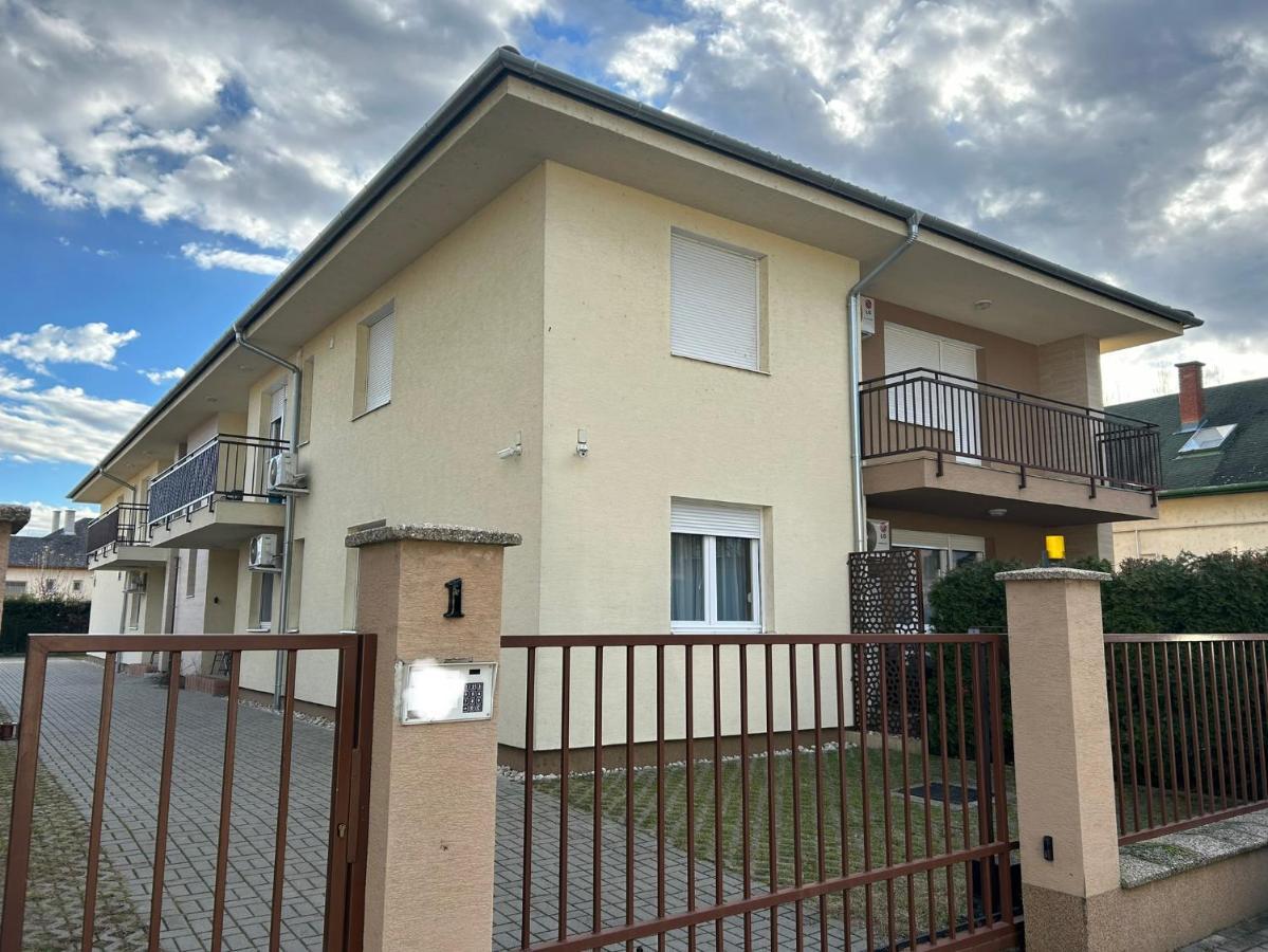 Cac Wellness Apartment Siófok Eksteriør billede